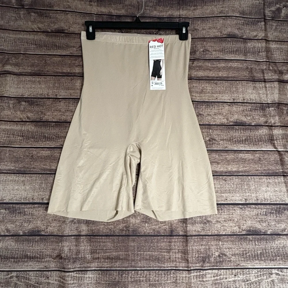 Red Hot by Spanx Womens 2X High Waisted Mid Thigh Shaping Short Neutral 10240R